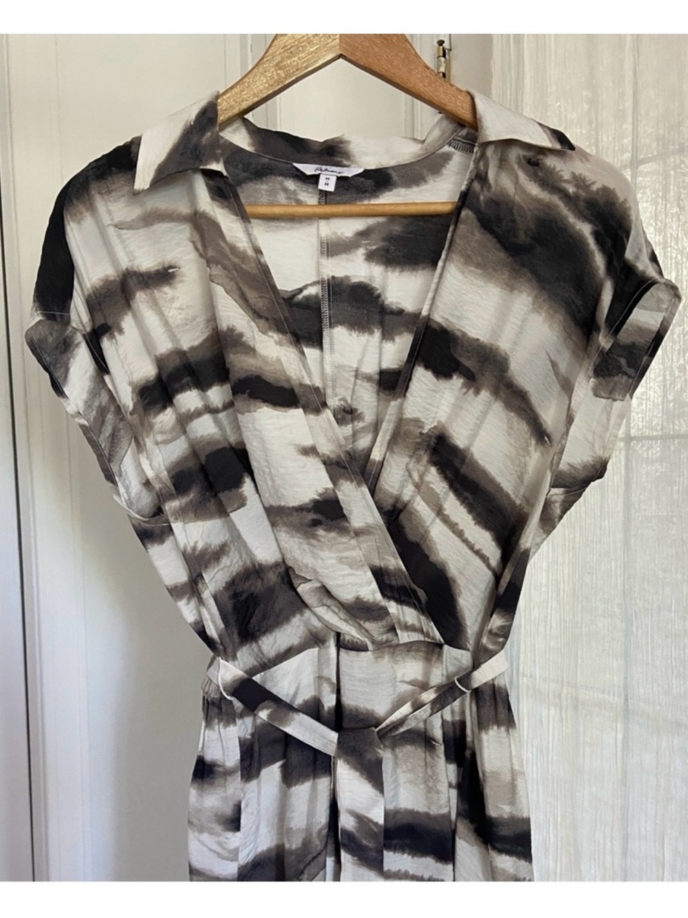 Reitmans Neutral Tie-Dye Wrap Midi Dress in Beige and Black